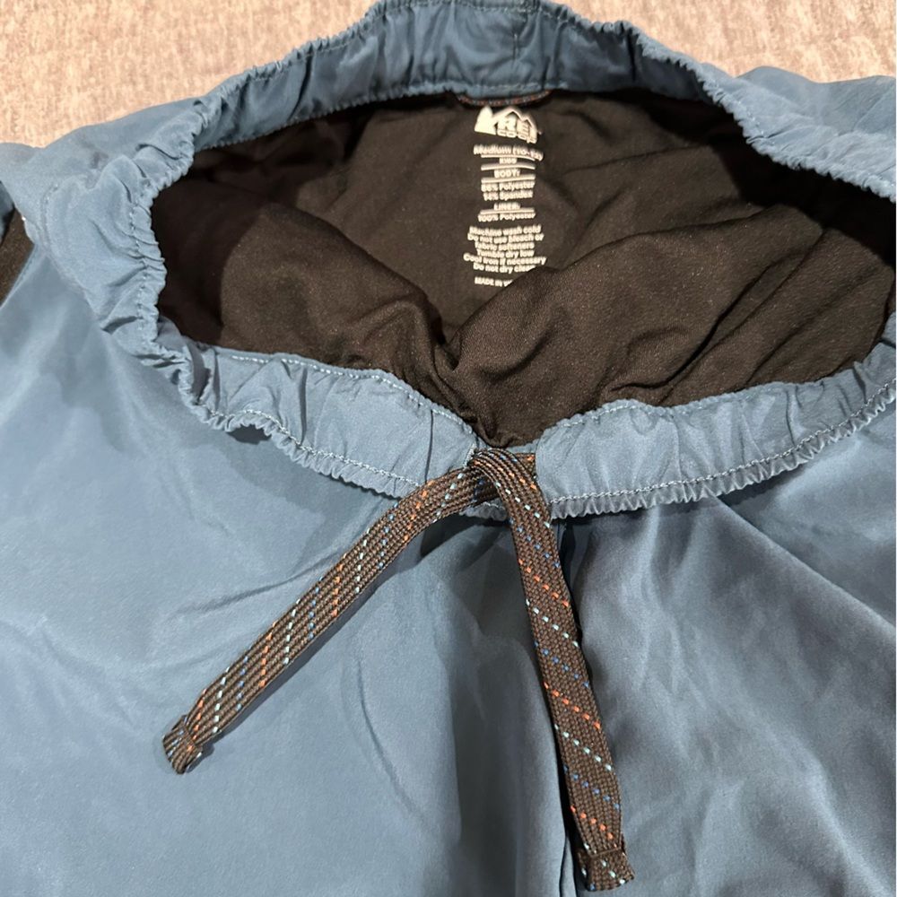 REI Boys Quick Dry Shorts in Teal Size Medium 10-12 Hiking Outdoors Camp Swim - Picture 4 of 8
